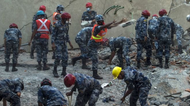 Более тысячи человек пострадали во время нового землетрясения в Непале